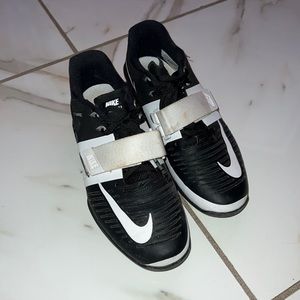 Black Nike Romaleos 3 Lifters